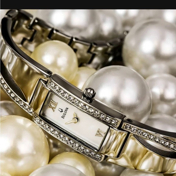 Bulova women’s watch - Picture 1 of 7